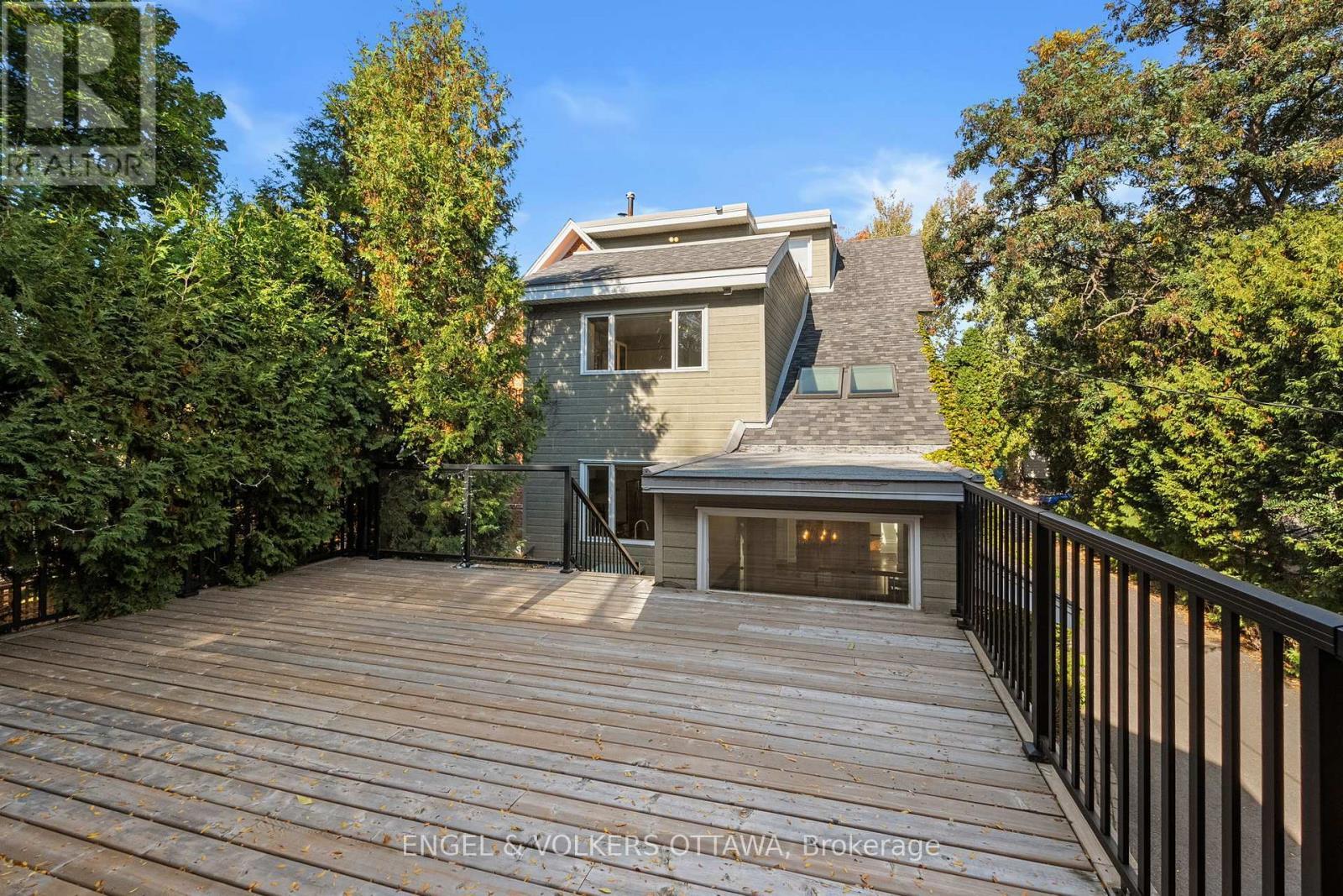 105 Crichton Street, Ottawa, ON - Outdoor