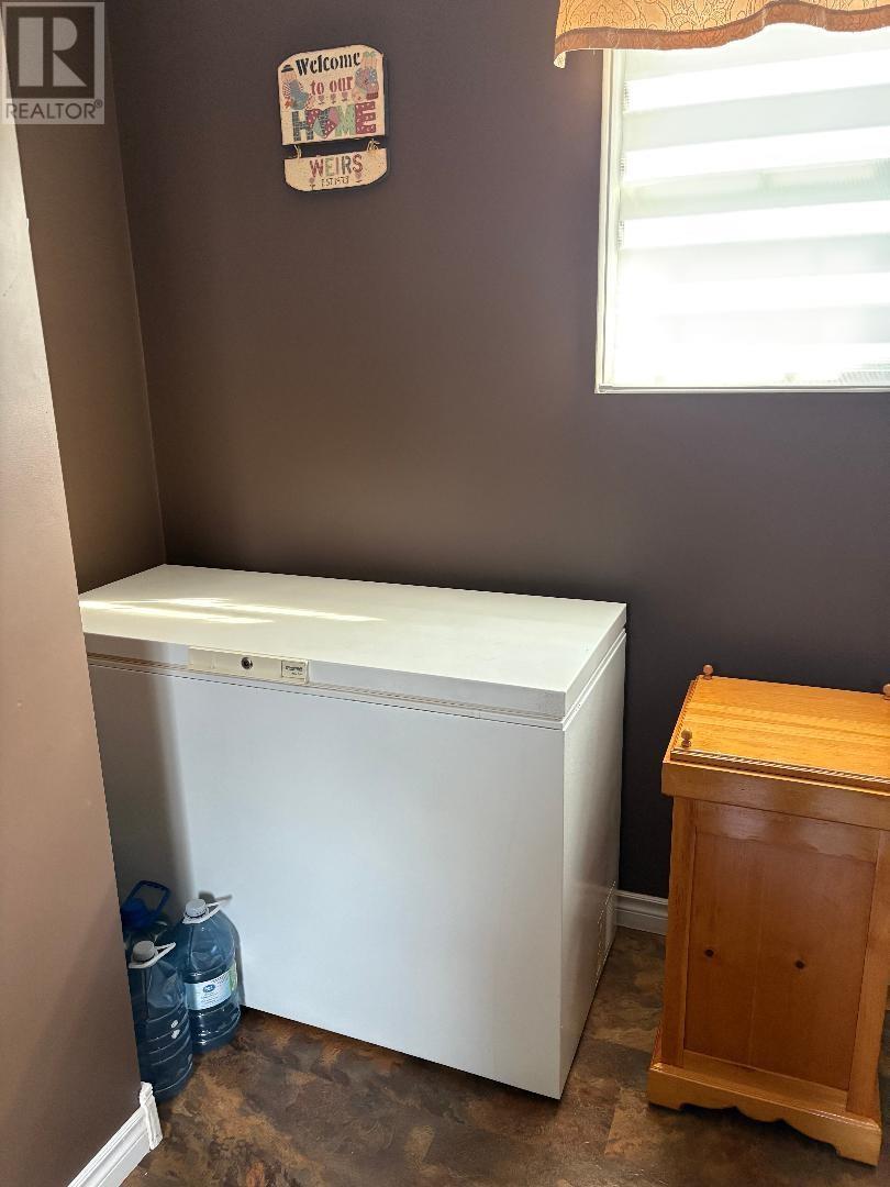 23 Middle Road, Roberts Arm, NL - Indoor