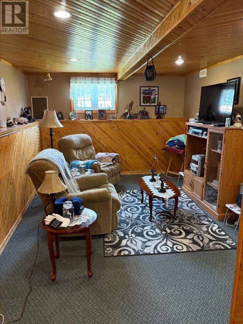 23 Middle Road, Roberts Arm, NL - Indoor