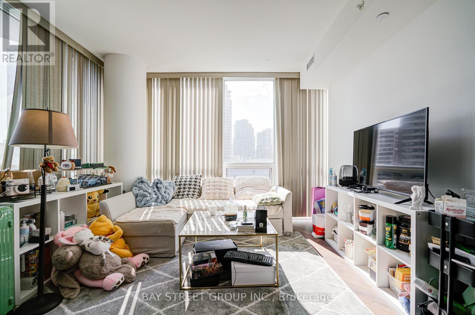 1201 - 45 Charles Street E, Toronto, ON - Indoor Photo Showing Living Room