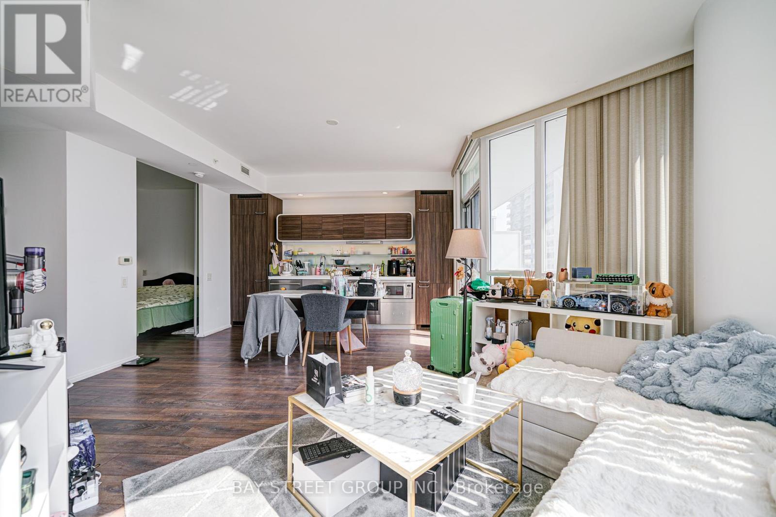 1201 - 45 Charles Street E, Toronto, ON - Indoor Photo Showing Living Room