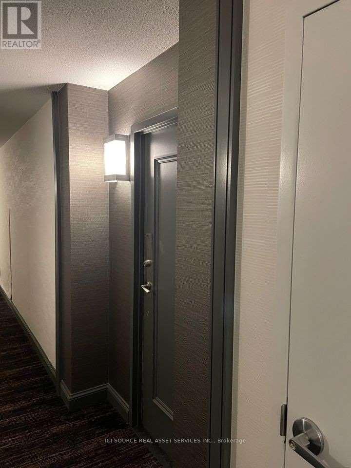 1710 - 350 Webb Drive, Mississauga, ON - Indoor