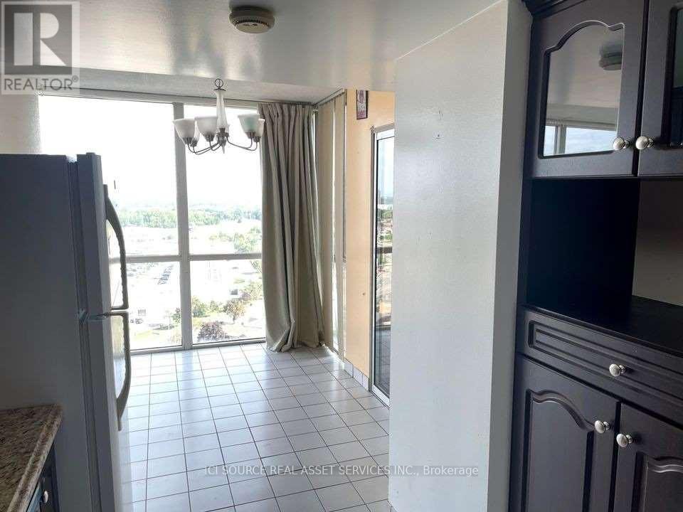 1710 - 350 Webb Drive, Mississauga, ON - Indoor Photo Showing Other Room