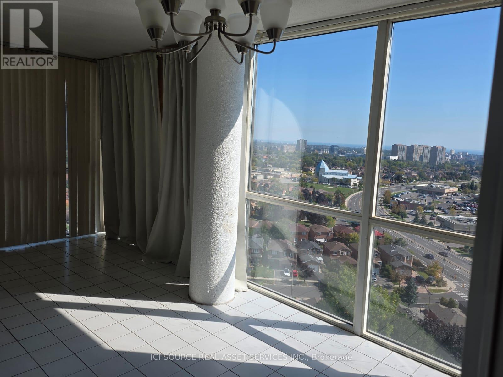 1710 - 350 Webb Drive, Mississauga, ON - Indoor Photo Showing Other Room