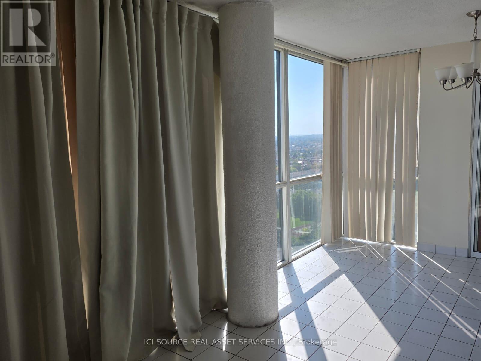 1710 - 350 Webb Drive, Mississauga, ON - Indoor