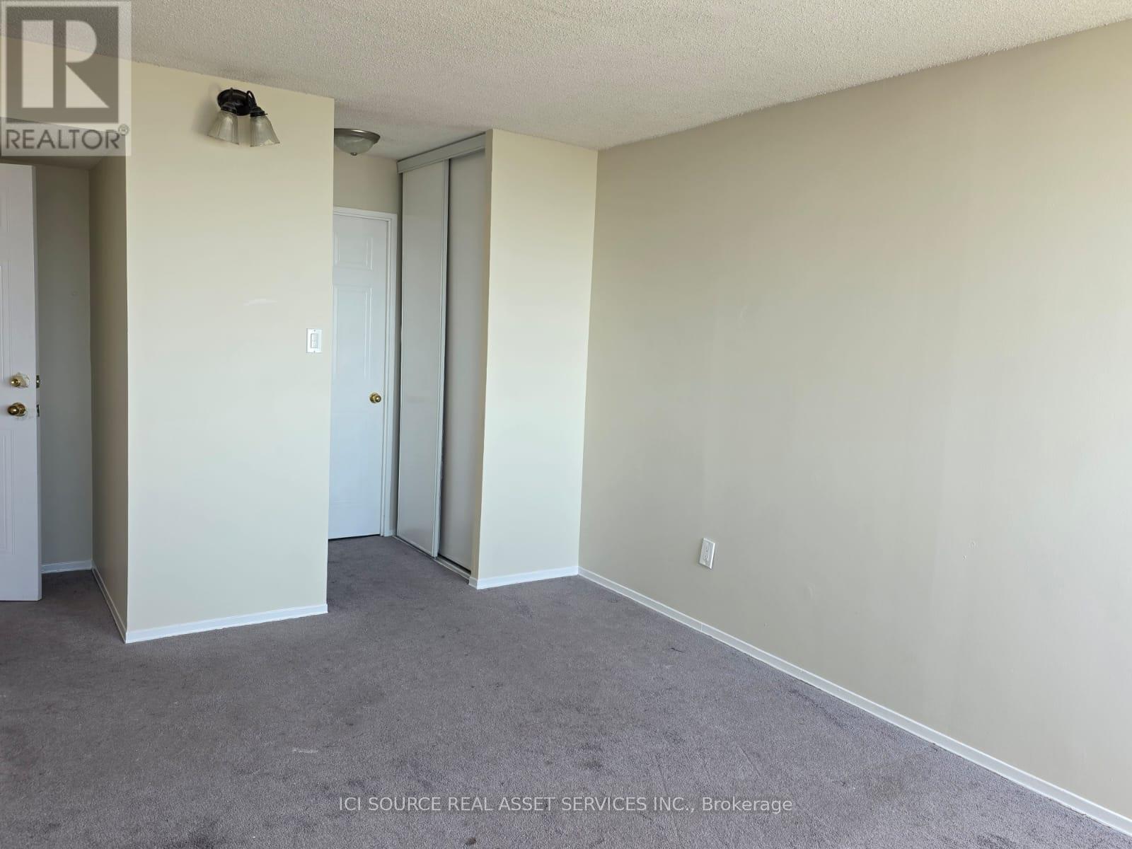 1710 - 350 Webb Drive, Mississauga, ON - Indoor Photo Showing Other Room
