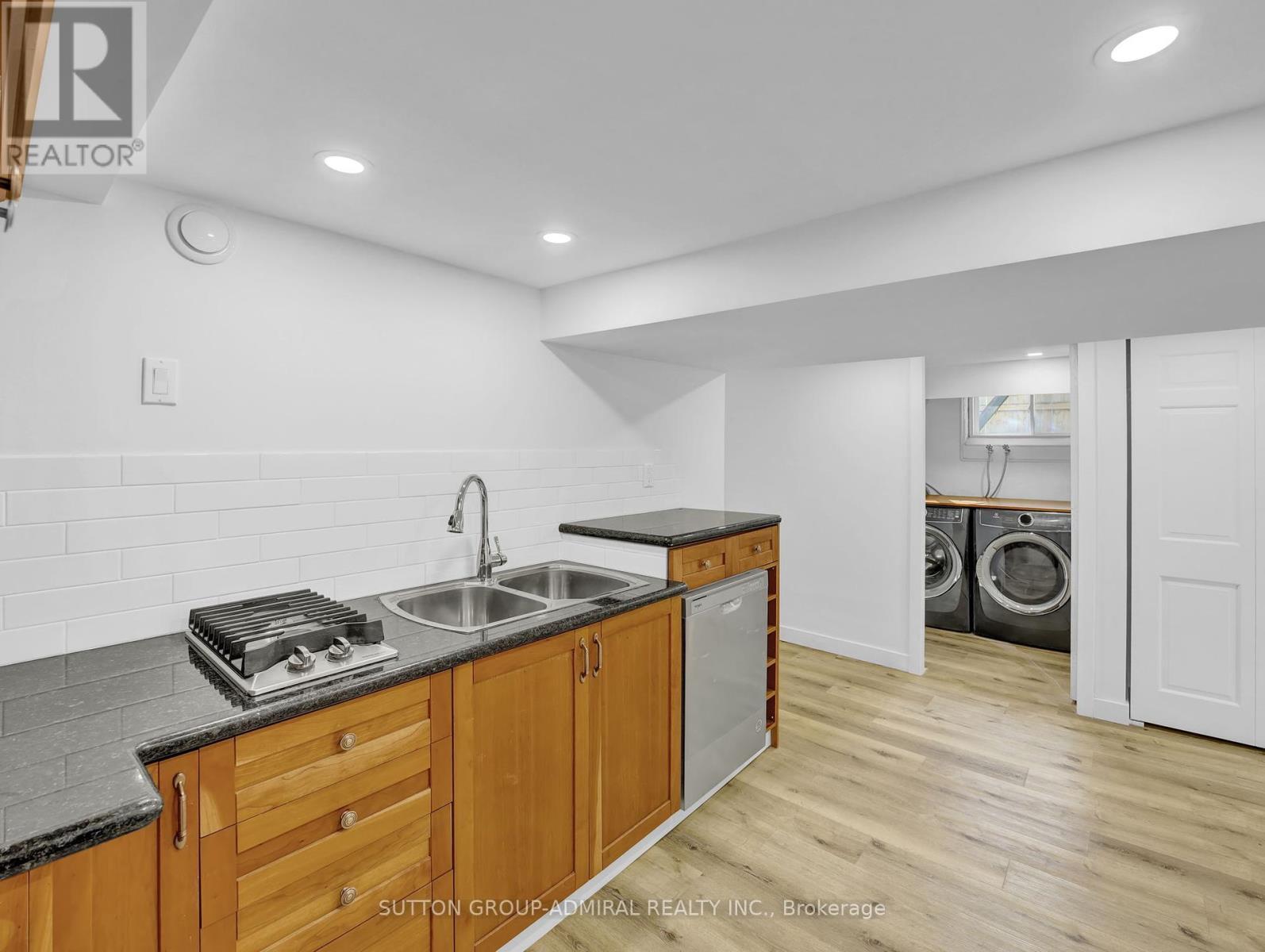 365 Beach Boulevard, Hamilton, ON - Indoor