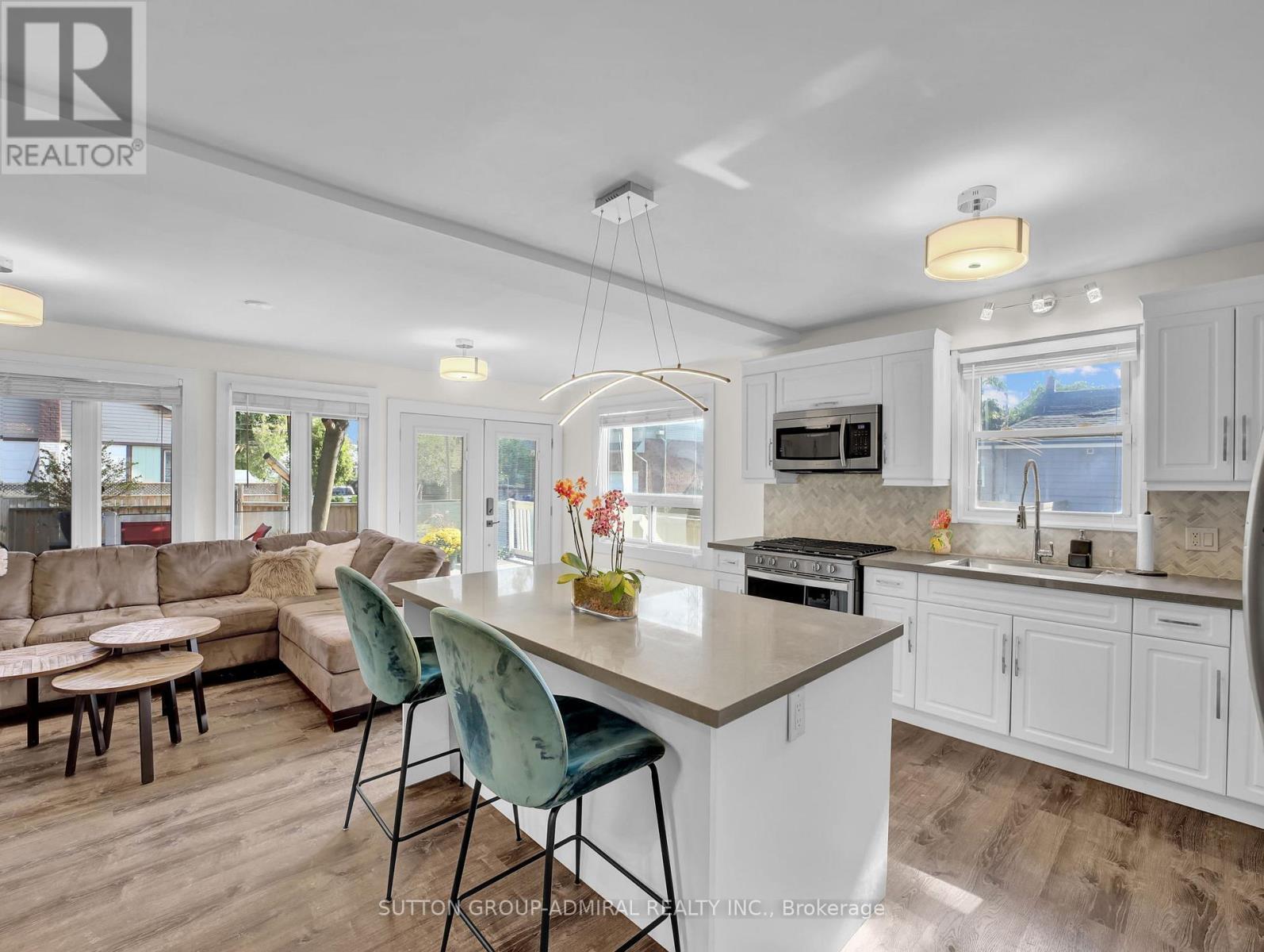 365 Beach Boulevard, Hamilton, ON - Indoor