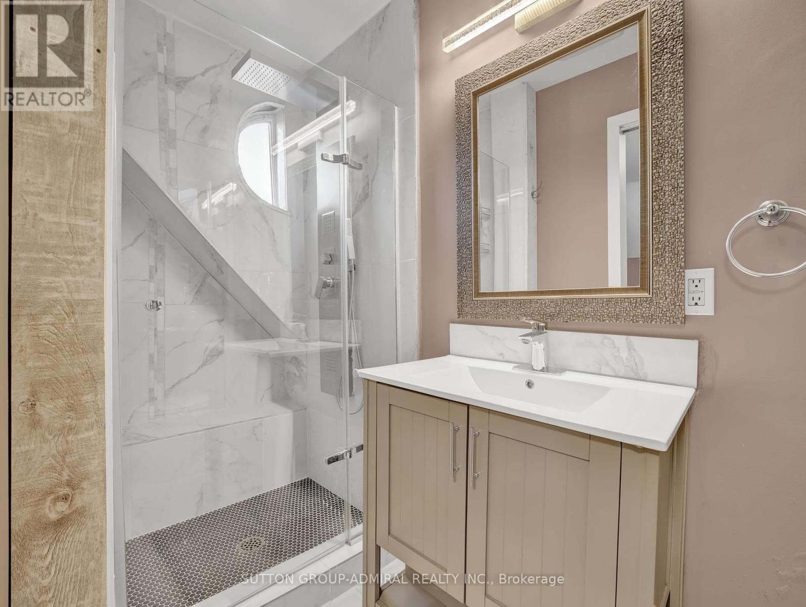 365 Beach Boulevard, Hamilton, ON - Indoor Photo Showing Bathroom
