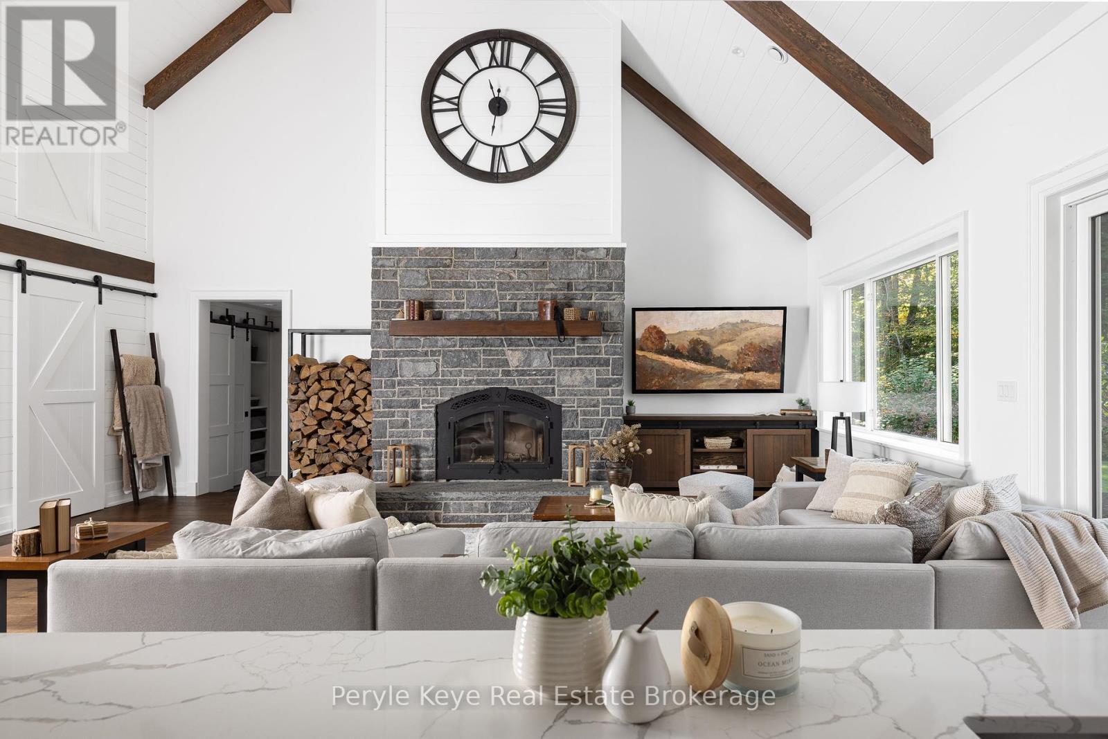 1100 Xavier Street, Gravenhurst (Morrison), ON - Indoor Photo Showing Living Room With Fireplace