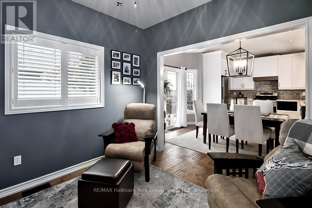 34 Davis Street, Collingwood, ON - Indoor