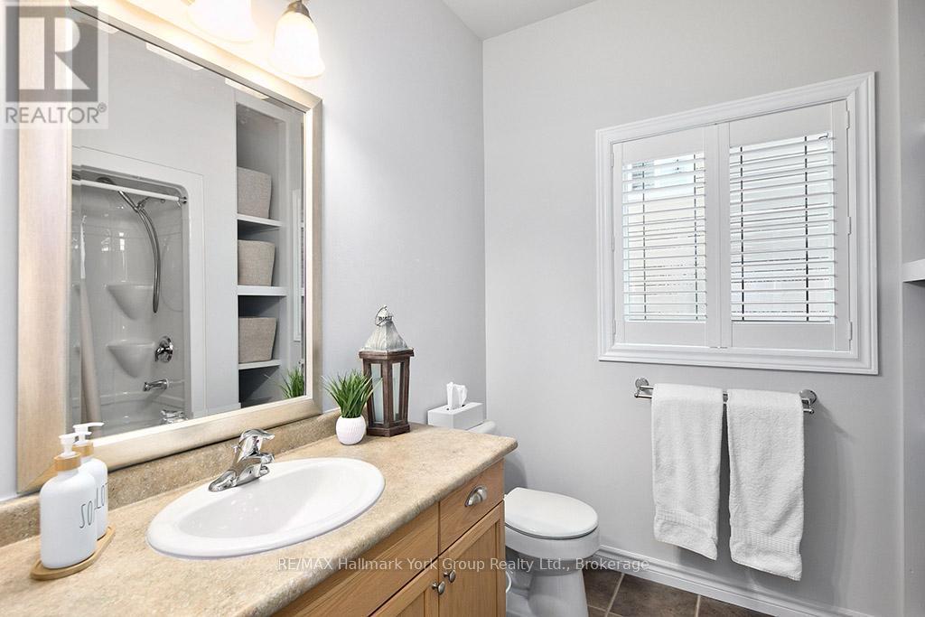 34 Davis Street, Collingwood, ON - Indoor Photo Showing Bathroom