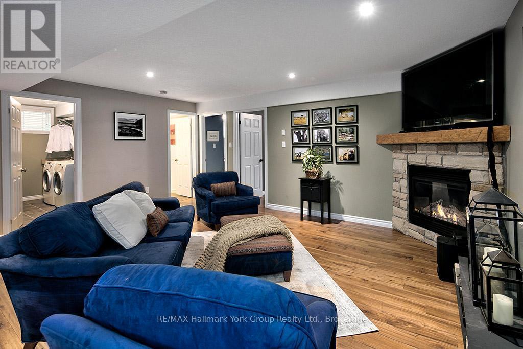 34 Davis Street, Collingwood, ON - Indoor Photo Showing Living Room With Fireplace