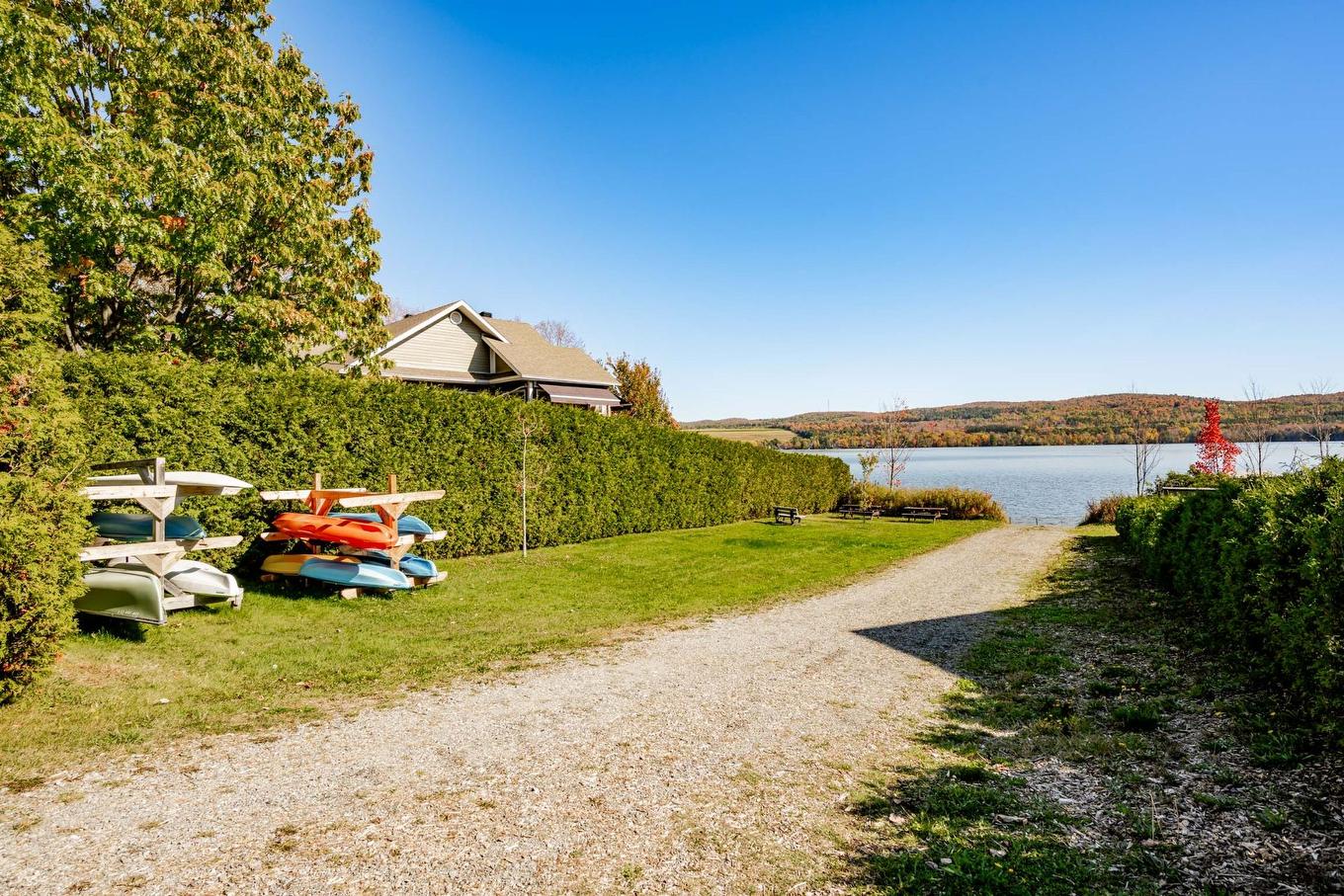 Access to a body of water - 473 Rue Bordeleau, Magog, QC - Outdoor With Body Of Water