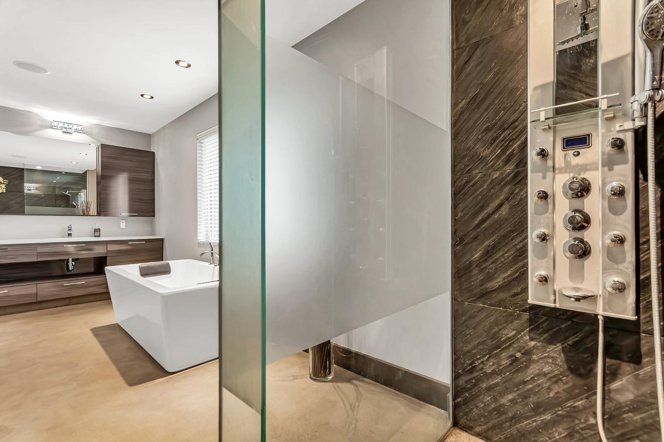 Ensuite bathroom - 37 Rue Henri-Ladouceur, Mercier, QC - Indoor