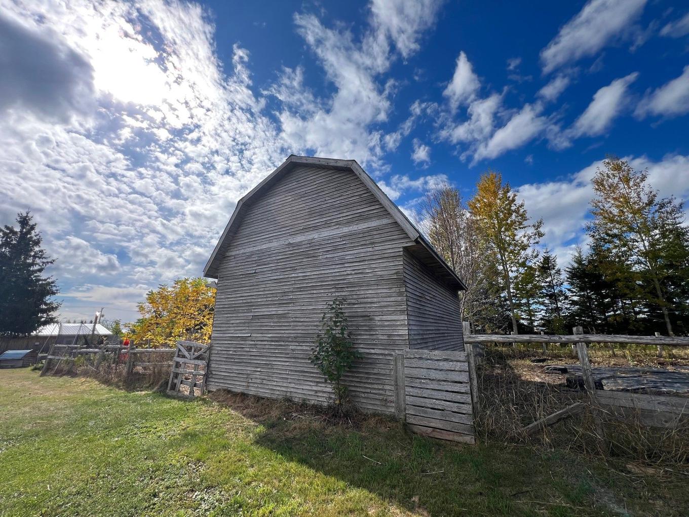 Barn - 499 Route Cox, Bonaventure, QC - Outdoor With View