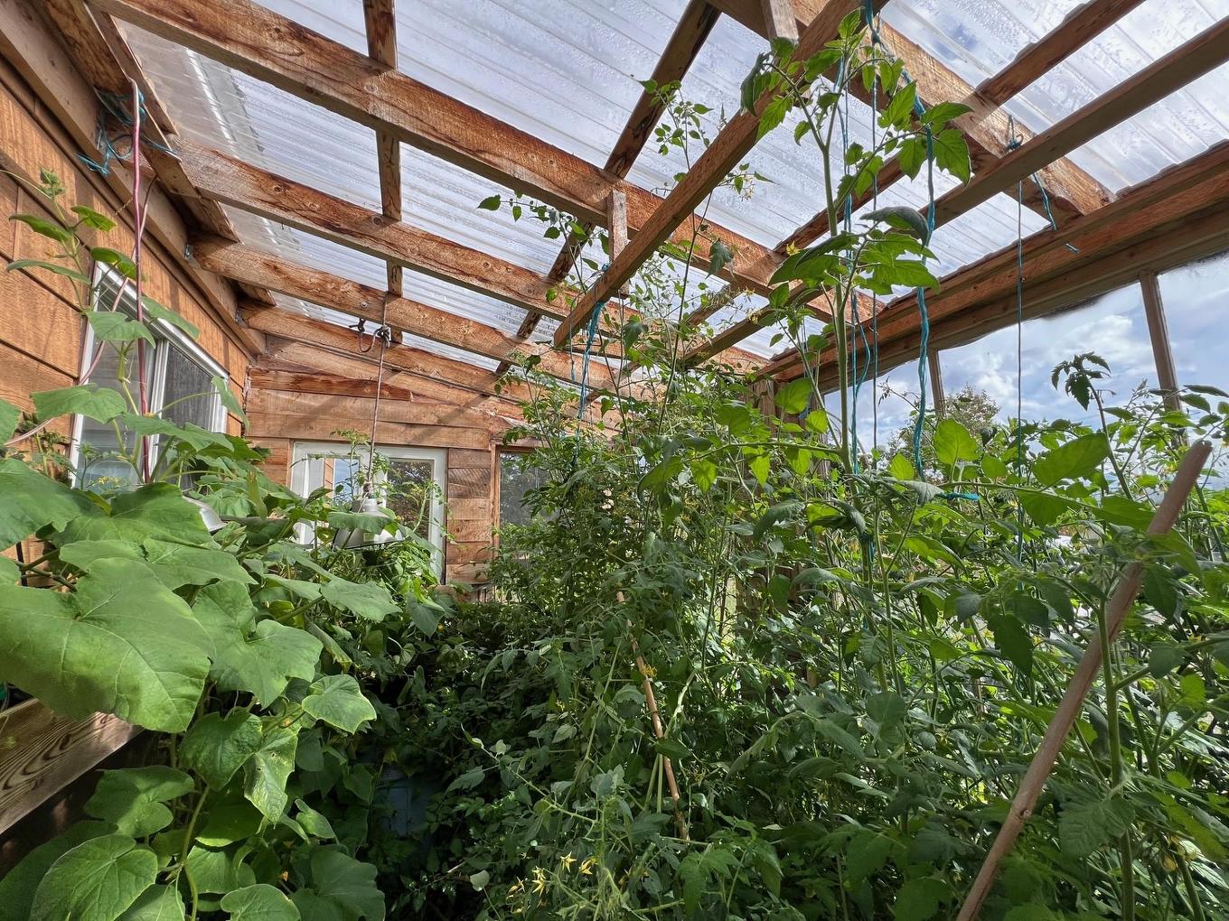 Greenhouse - 499 Route Cox, Bonaventure, QC -