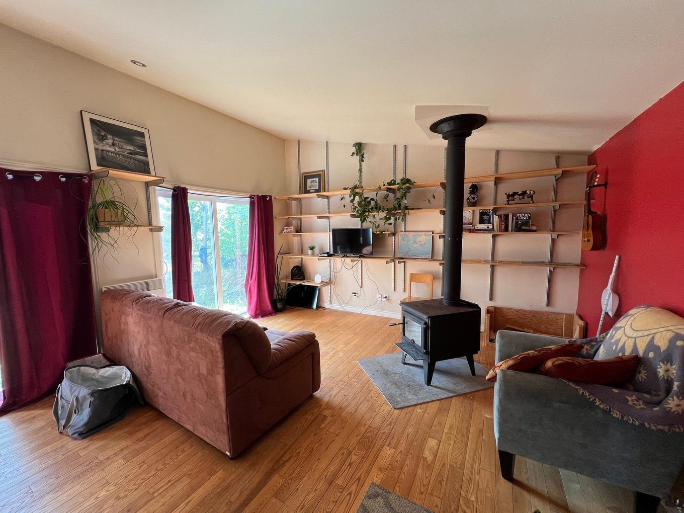 Living room - 499 Route Cox, Bonaventure, QC - Indoor Photo Showing Living Room