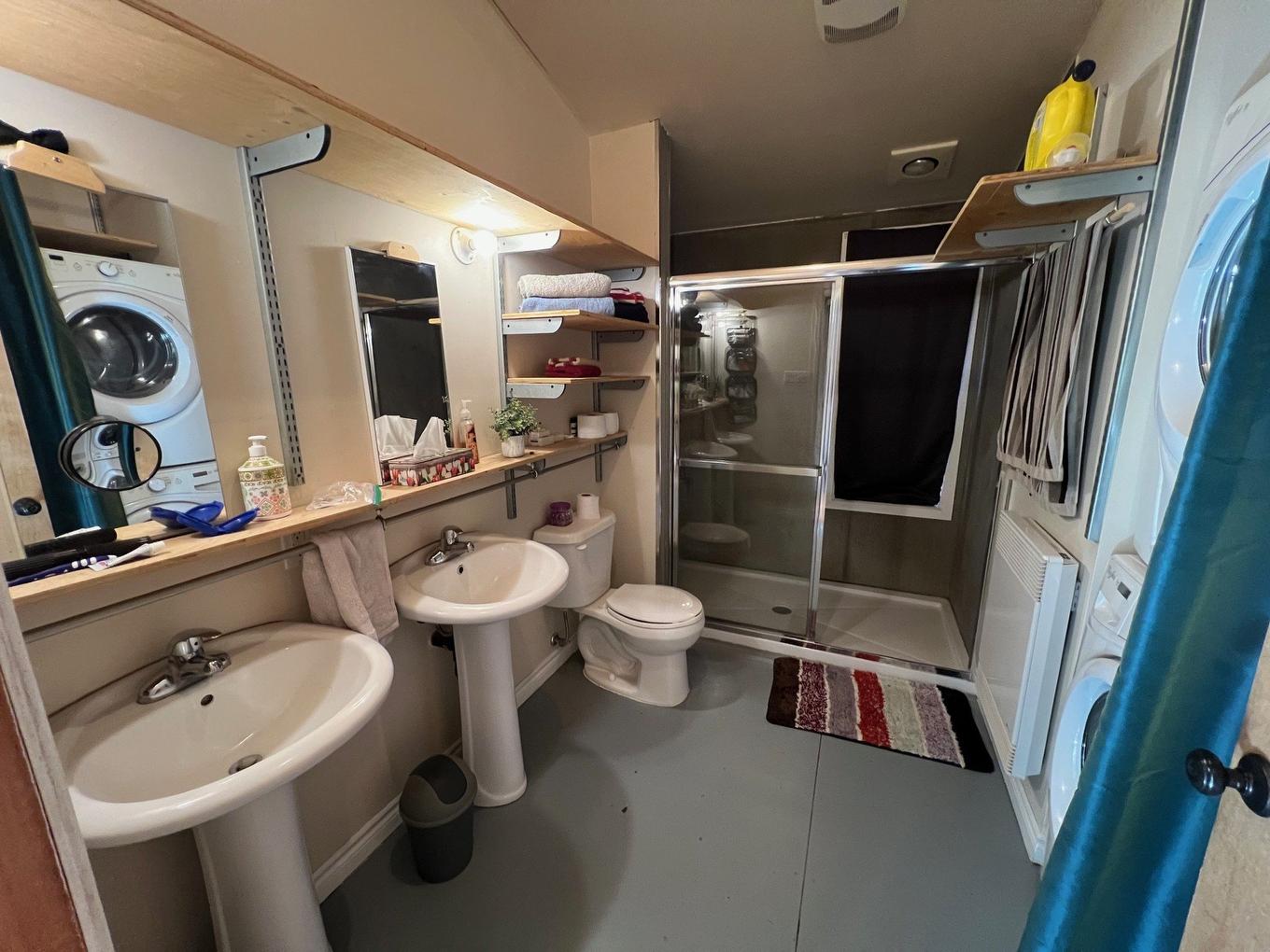 Bathroom - 499 Route Cox, Bonaventure, QC - Indoor Photo Showing Bathroom