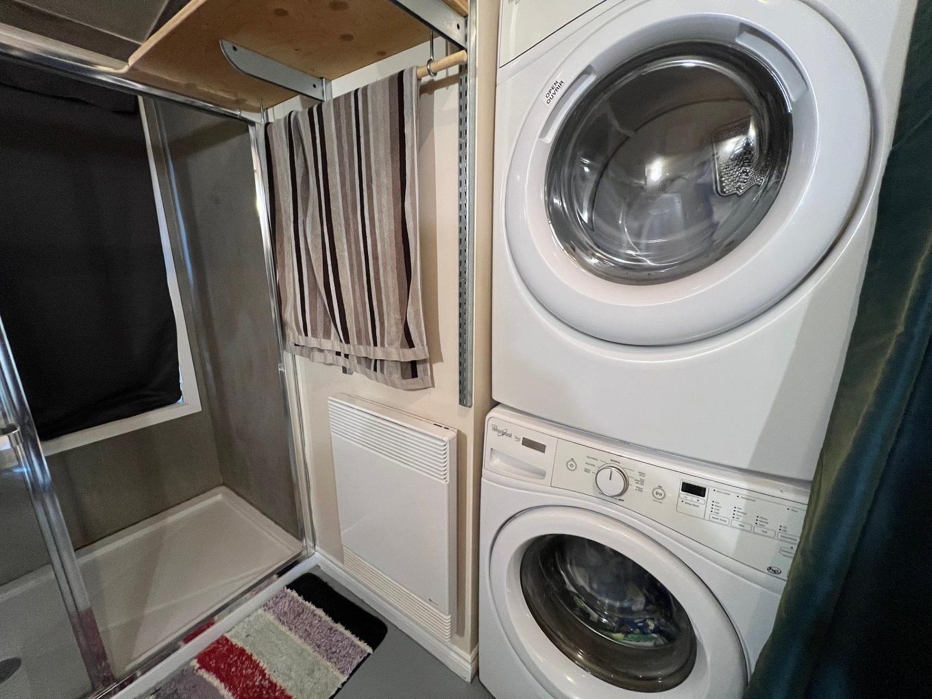 Laundry room - 499 Route Cox, Bonaventure, QC - Indoor Photo Showing Laundry Room
