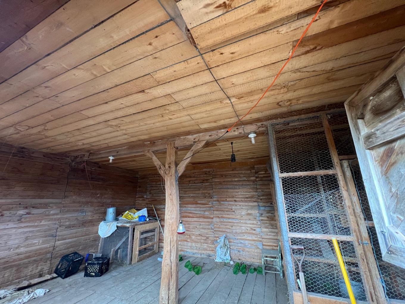 Barn - 499 Route Cox, Bonaventure, QC - Indoor Photo Showing Other Room