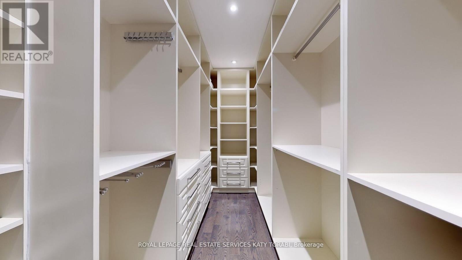 136 Denlow Boulevard, Toronto, ON - Indoor