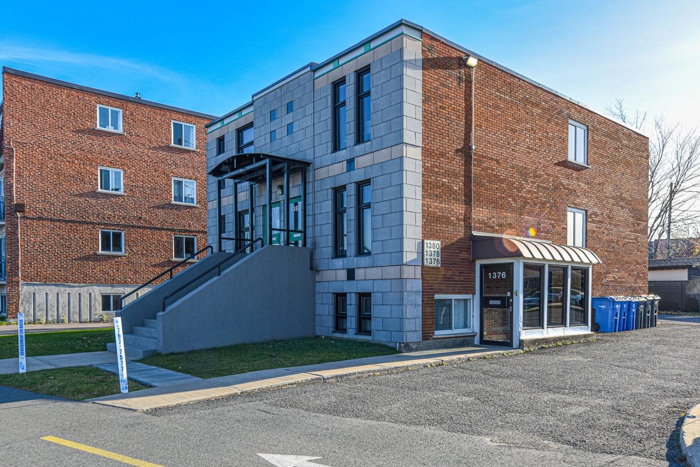 Façade - 1376 - 1380 Boul. Roland-Therrien, Longueuil (Le Vieux-Longueuil), QC - Outdoor