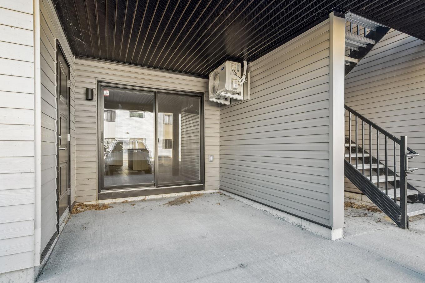 Balcony - 2-6 Av. Du Parc, Salaberry-De-Valleyfield, QC - Outdoor With Exterior