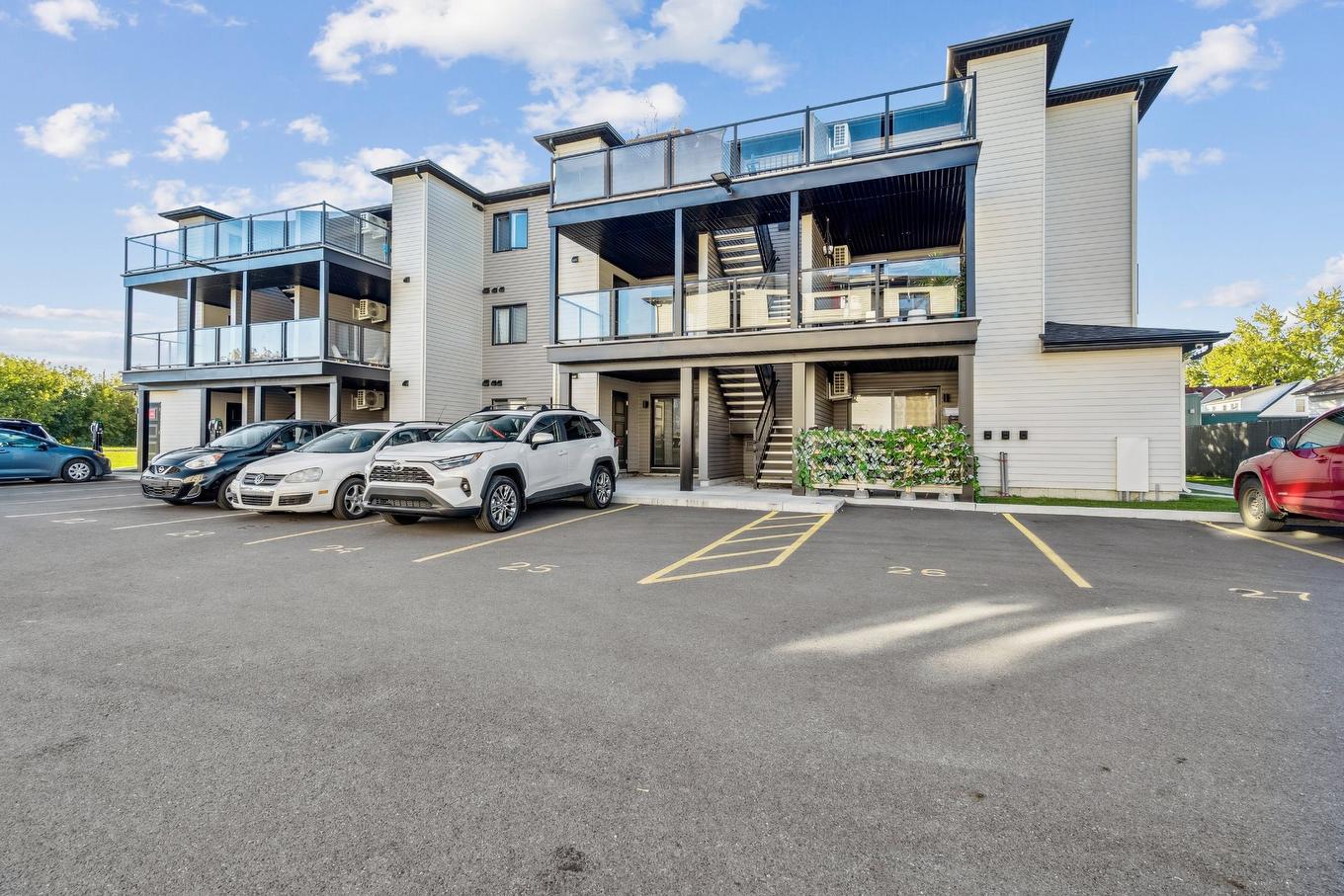 Back facade - 2-6 Av. Du Parc, Salaberry-De-Valleyfield, QC - Outdoor