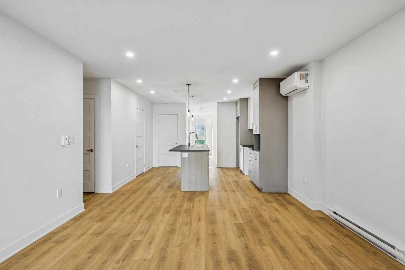 Overall view - 2-6 Av. Du Parc, Salaberry-De-Valleyfield, QC - Indoor