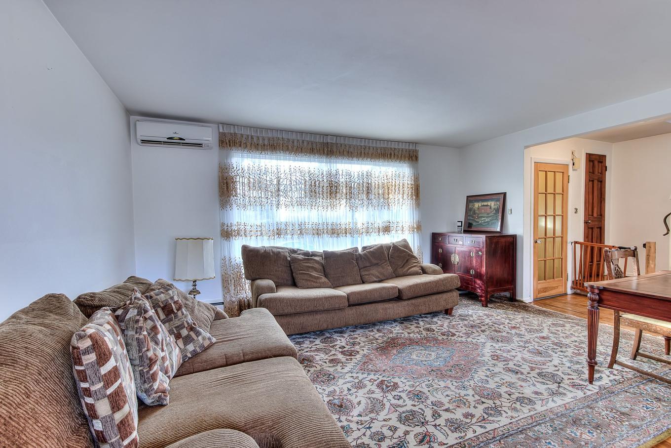 Salon - 2341 Rue Lavallée, Montréal (Ahuntsic-Cartierville), QC - Indoor Photo Showing Living Room