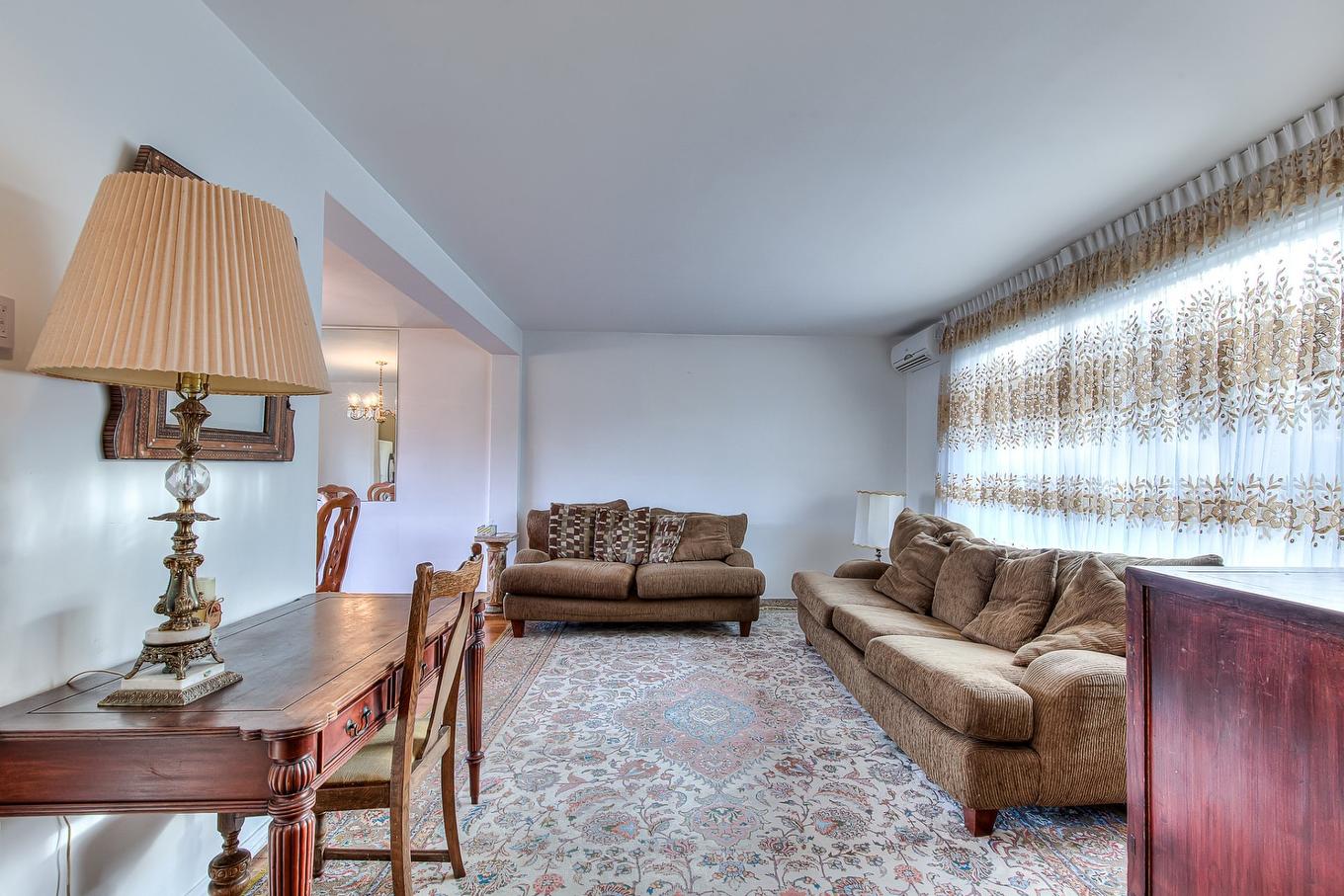 Salon - 2341 Rue Lavallée, Montréal (Ahuntsic-Cartierville), QC - Indoor Photo Showing Living Room