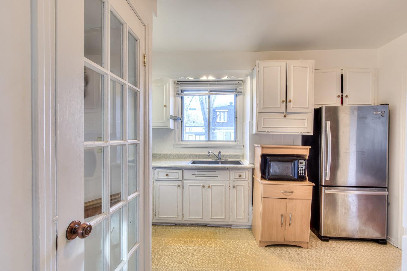 Cuisine - 2341 Rue Lavallée, Montréal (Ahuntsic-Cartierville), QC - Indoor Photo Showing Kitchen With Double Sink