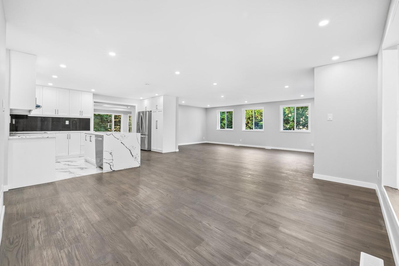 Salon - 3162 Rue Pine Tree, Saint-Lazare, QC - Indoor Photo Showing Kitchen