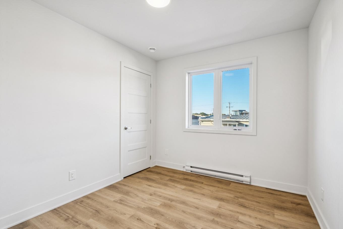 Chambre à coucher - 5-6 Av. Du Parc, Salaberry-De-Valleyfield, QC - Indoor Photo Showing Other Room