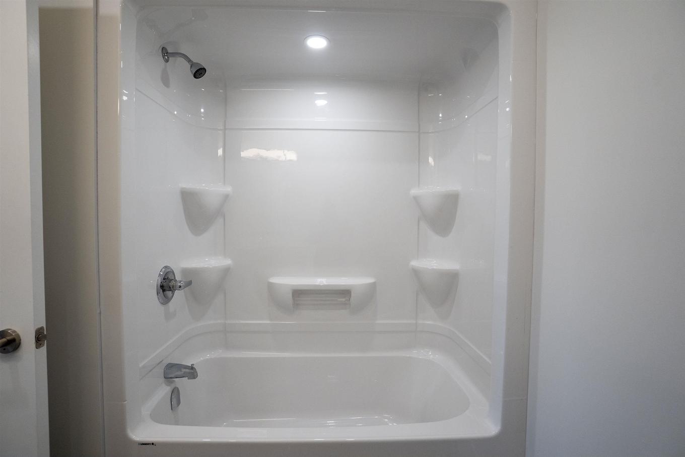 205 Bruin Crescent, Thunder Bay, ON - Indoor Photo Showing Bathroom