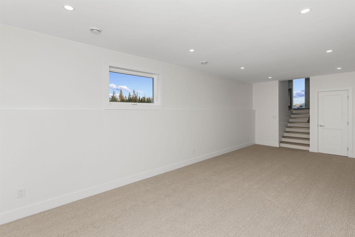 205 Bruin Crescent, Thunder Bay, ON - Indoor Photo Showing Other Room