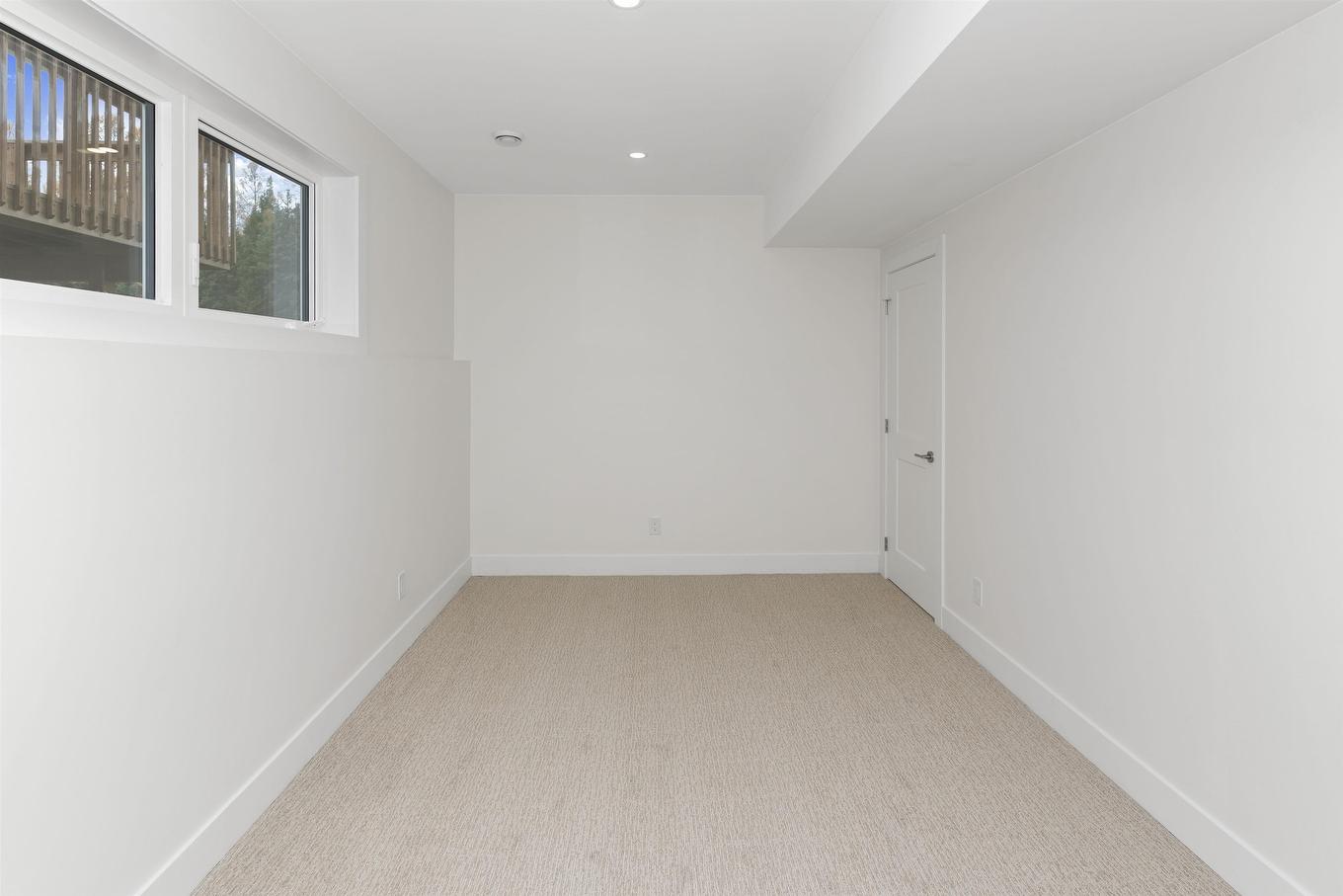 205 Bruin Crescent, Thunder Bay, ON - Indoor Photo Showing Other Room