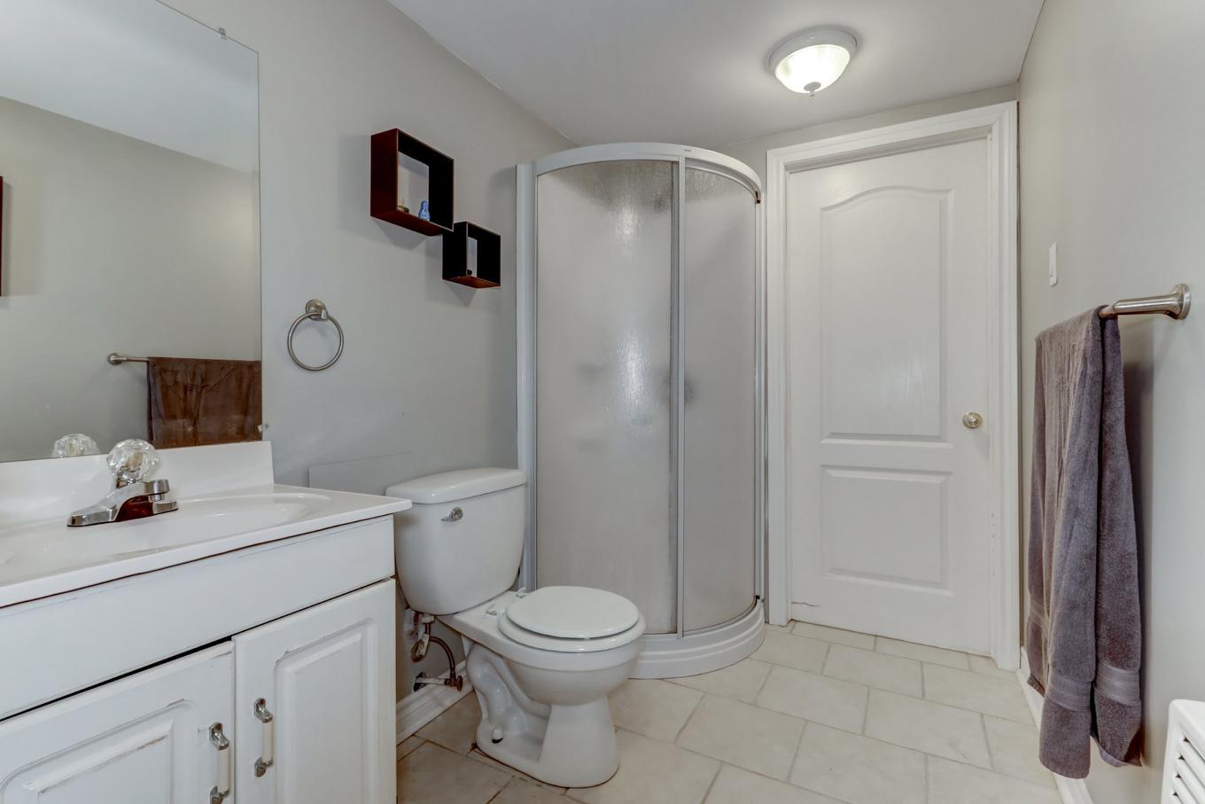 Salle de bains - 17 Carré Rémi, Blainville, QC - Indoor Photo Showing Bathroom