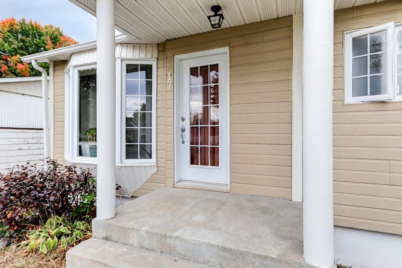 Façade - 17 Carré Rémi, Blainville, QC - Outdoor With Exterior