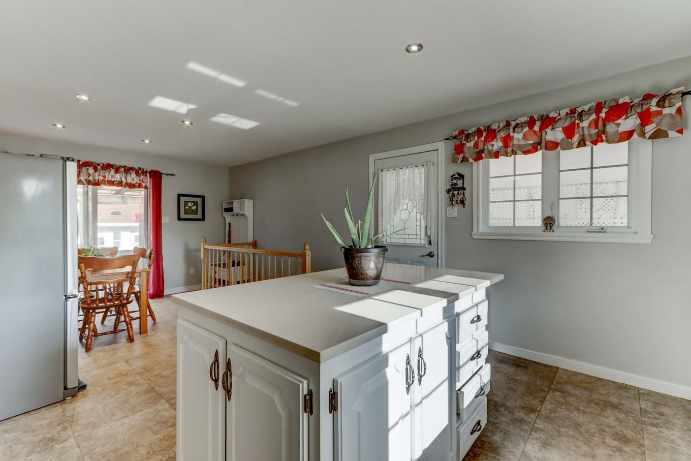 Cuisine - 17 Carré Rémi, Blainville, QC - Indoor