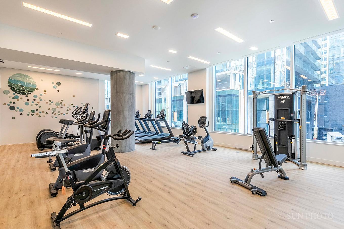 Exercise room - 1911-1020 Rue De La Montagne, Montréal (Ville-Marie), QC - Indoor Photo Showing Gym Room