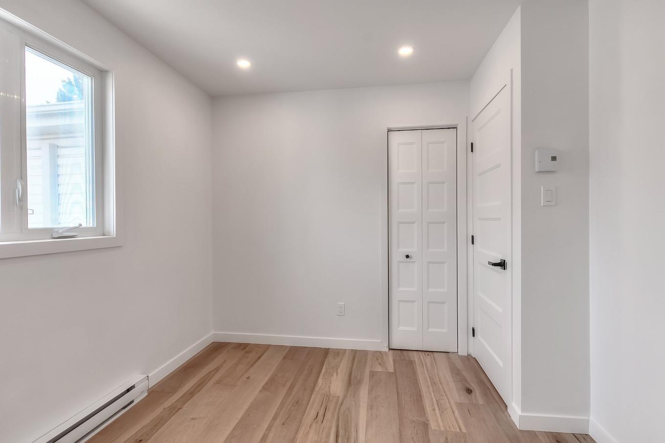 Bedroom - 6150 Boul. Payer, Longueuil (Saint-Hubert), QC - Indoor Photo Showing Other Room