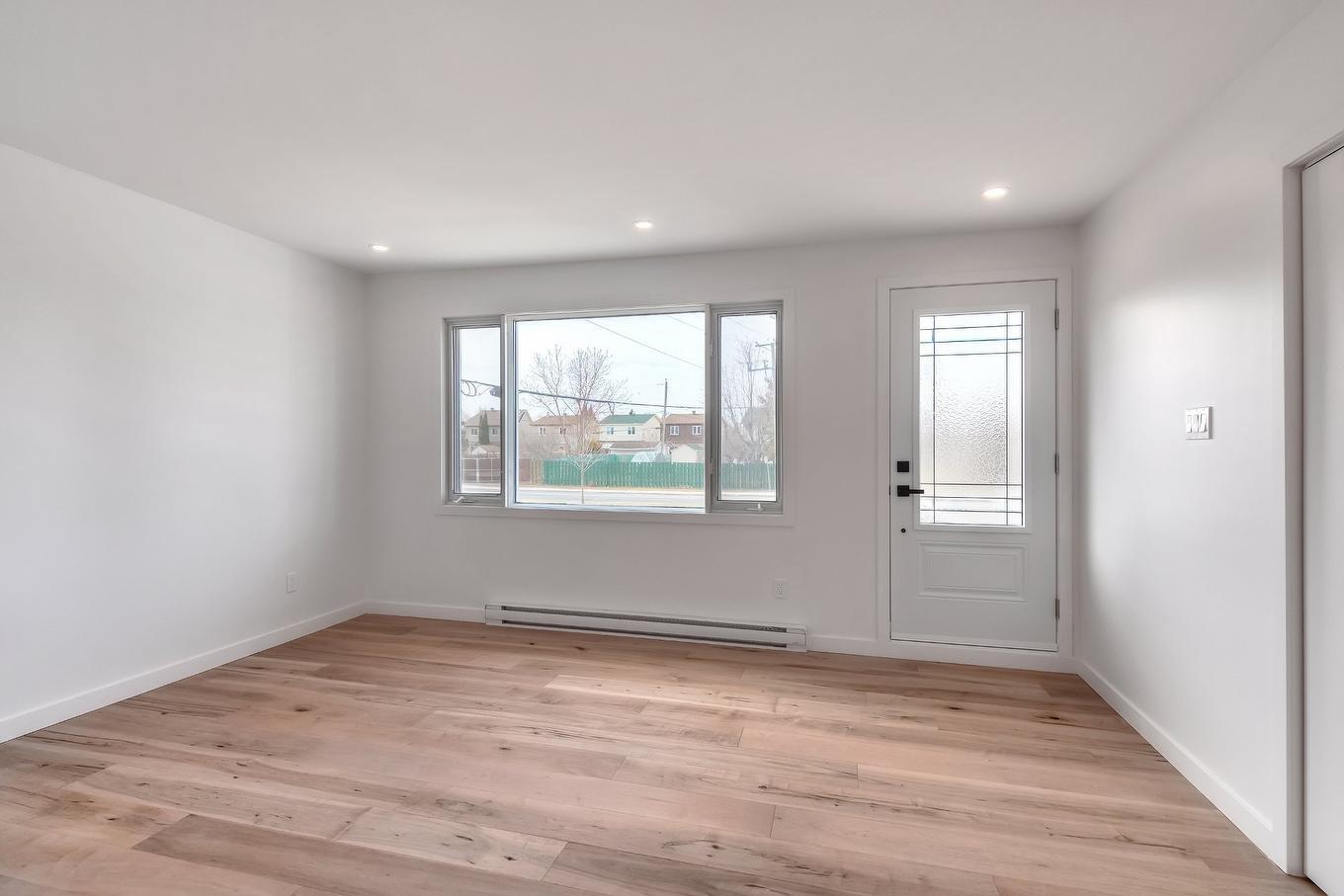 Living room - 6150 Boul. Payer, Longueuil (Saint-Hubert), QC - Indoor Photo Showing Other Room