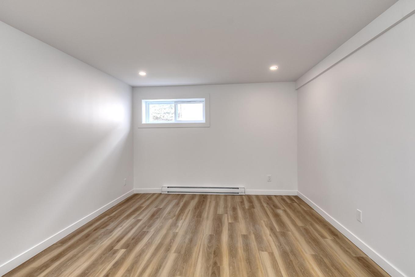 Bedroom - 6150 Boul. Payer, Longueuil (Saint-Hubert), QC - Indoor Photo Showing Other Room