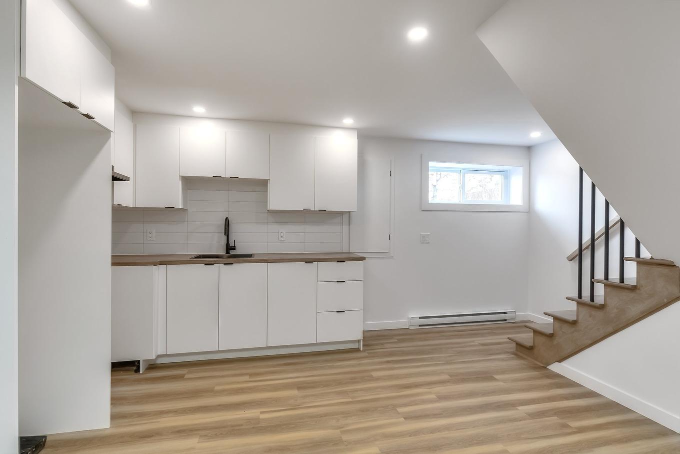 Kitchen - 6150 Boul. Payer, Longueuil (Saint-Hubert), QC - Indoor