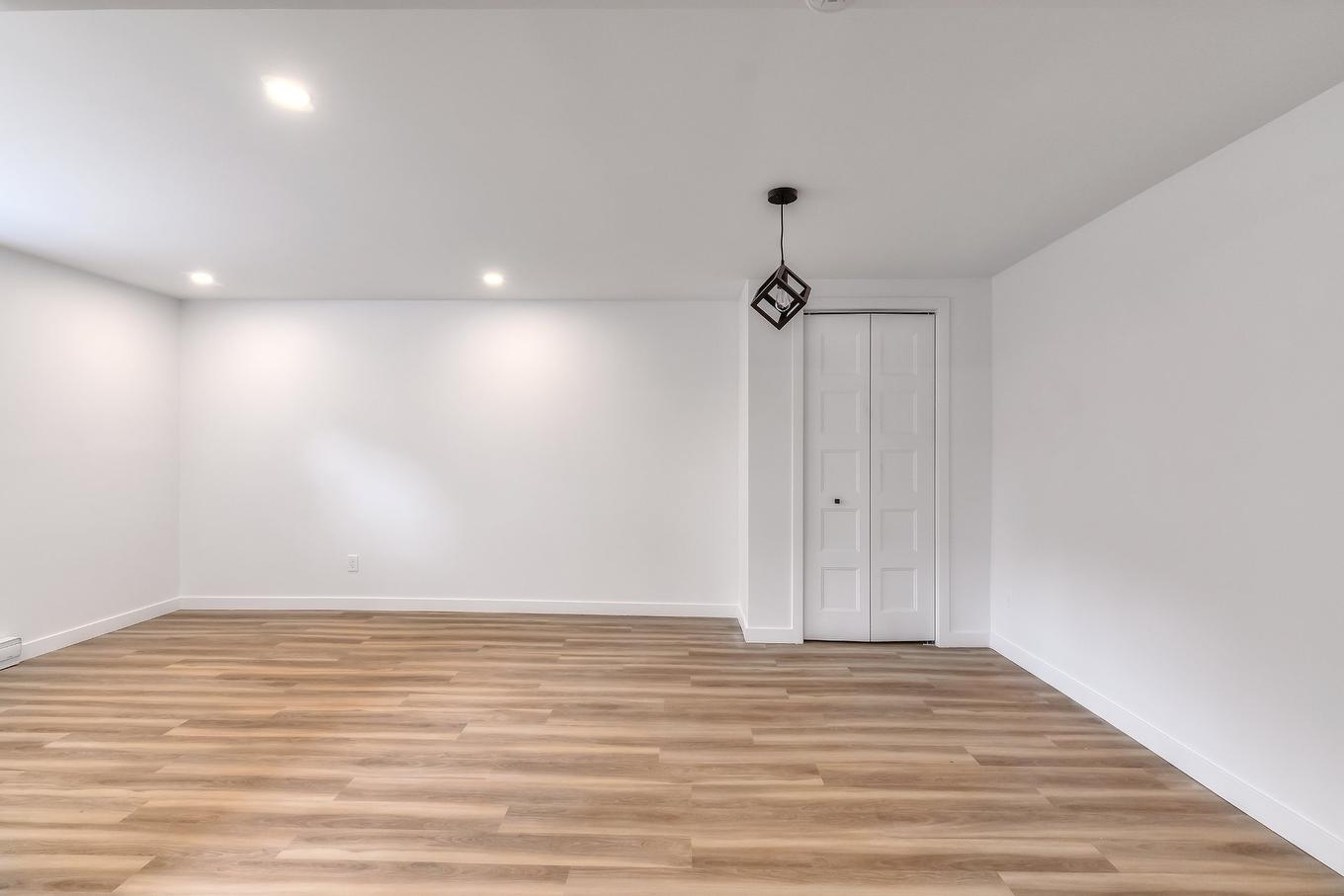 Dining room - 6150 Boul. Payer, Longueuil (Saint-Hubert), QC - Indoor Photo Showing Other Room