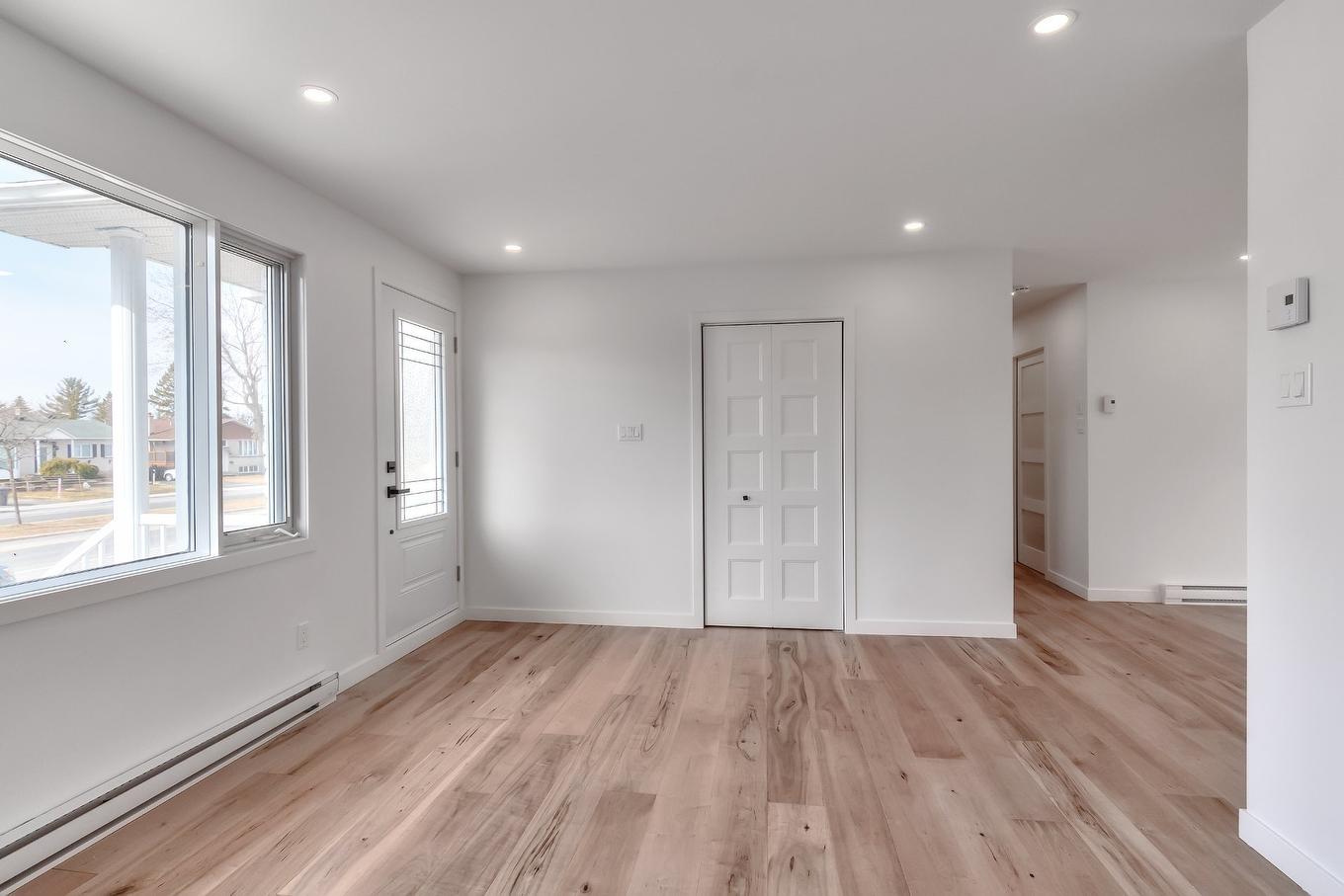 Living room - 6150 Boul. Payer, Longueuil (Saint-Hubert), QC - Indoor Photo Showing Other Room