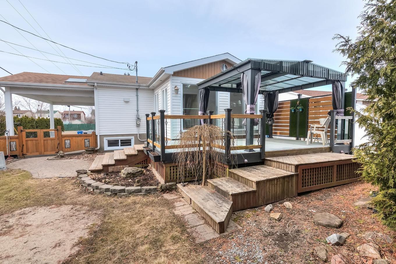 Exterior - 6150 Boul. Payer, Longueuil (Saint-Hubert), QC - Outdoor With Deck Patio Veranda