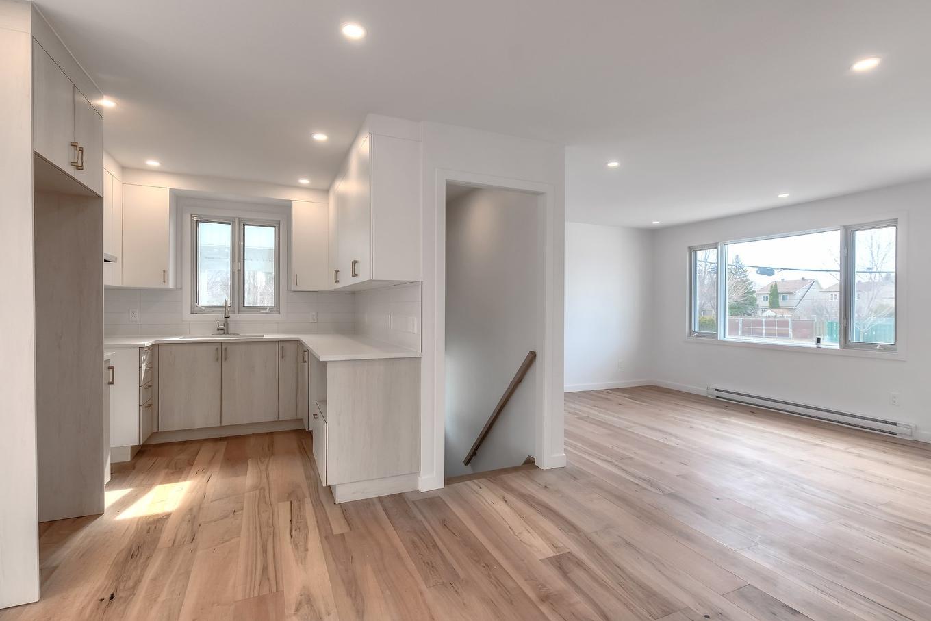 Kitchen - 6150 Boul. Payer, Longueuil (Saint-Hubert), QC - Indoor Photo Showing Kitchen